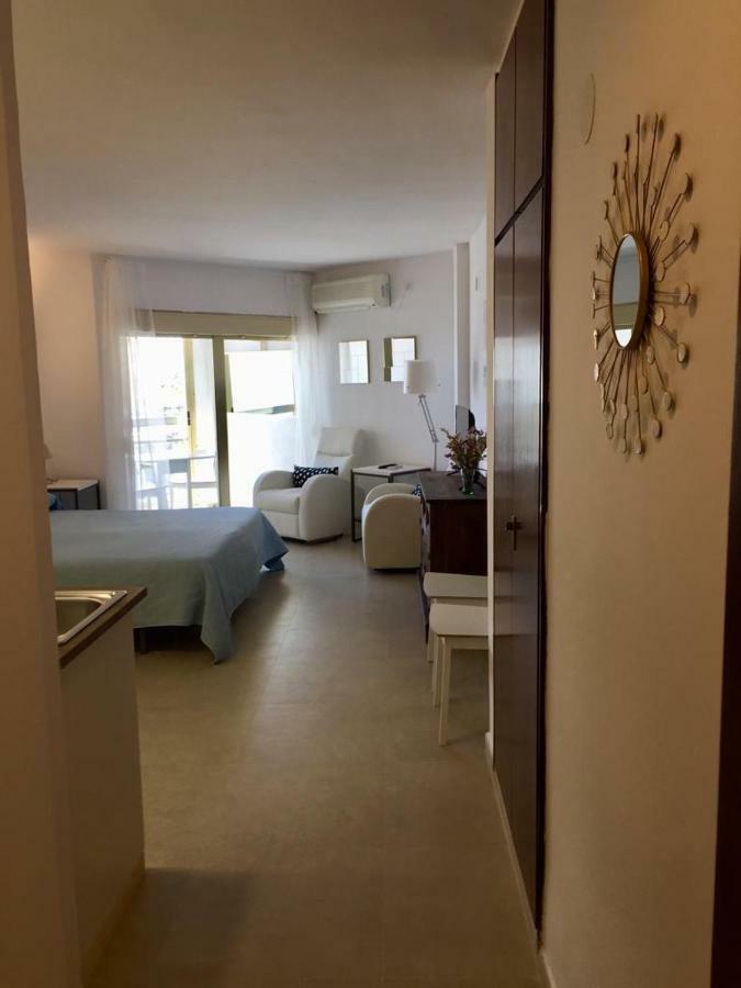 Apartamentos En Alquiler Chinasol 阿尔姆尼卡 外观 照片